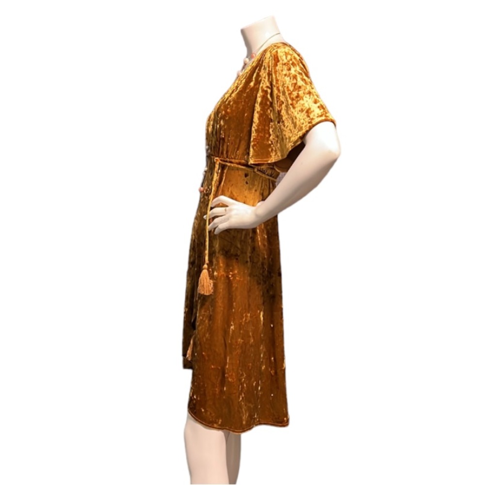 NWOT Forever 21 Amber Crushed Velvet Deep V Tulip Hem Dress S - Picture 7 of 9